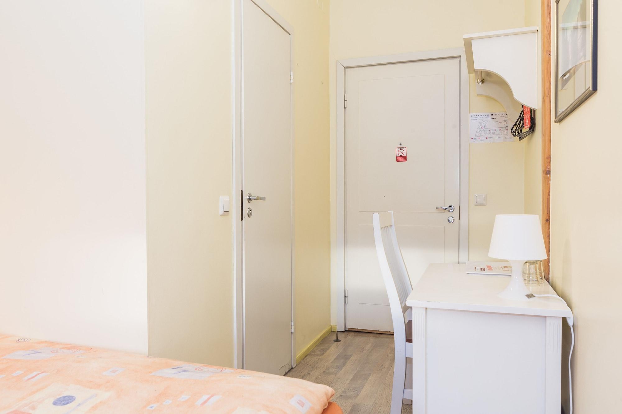 Economy Hotel Tallinn Eksteriør bilde